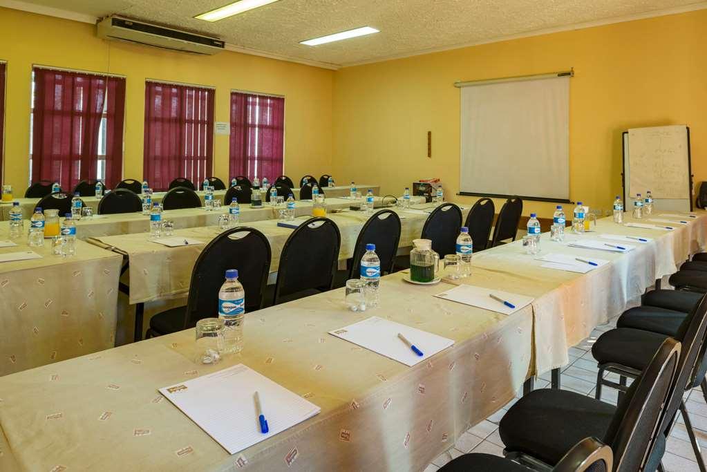 Kadoma Hotel & Conference Centre Ruang foto