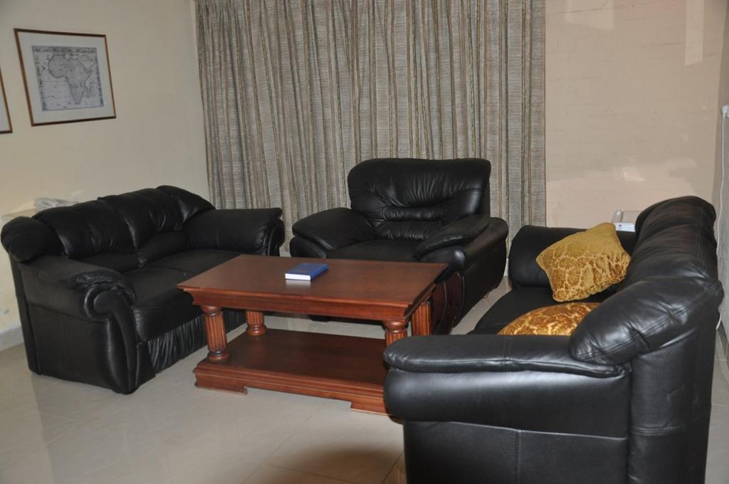 Kadoma Hotel & Conference Centre Ruang foto