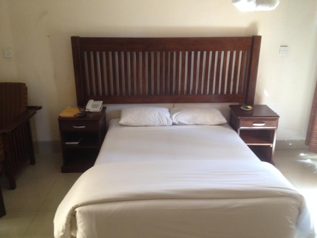 Kadoma Hotel & Conference Centre Bagian luar foto
