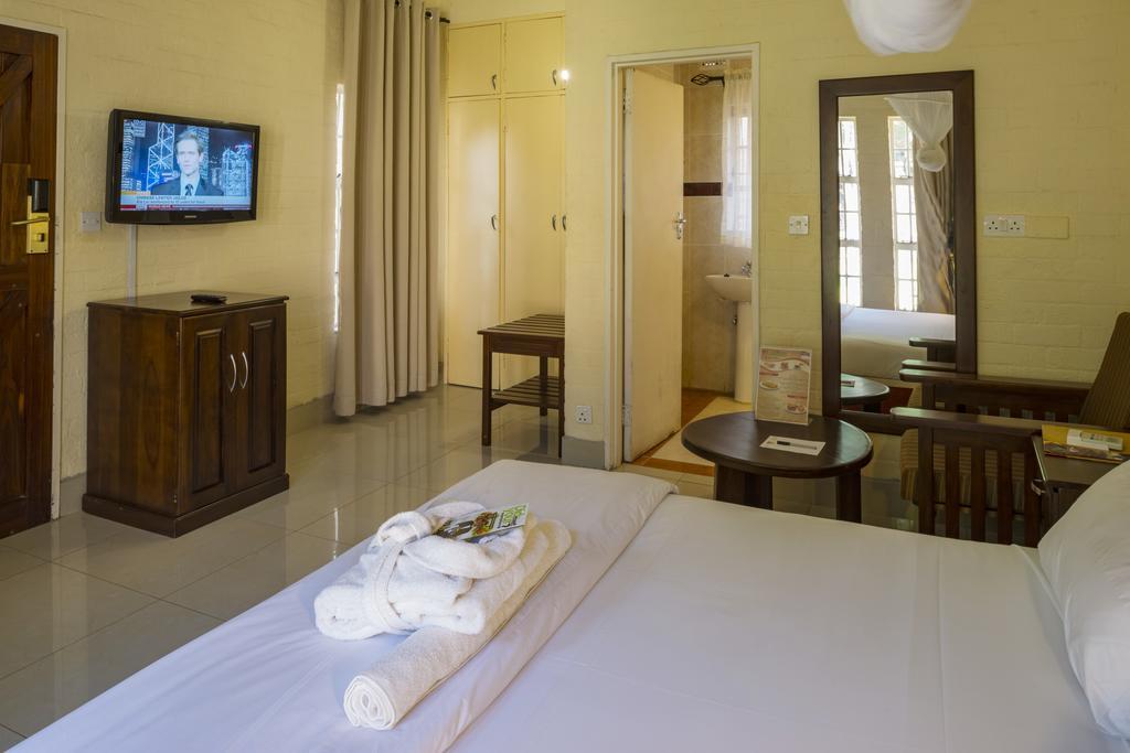 Kadoma Hotel & Conference Centre Bagian luar foto
