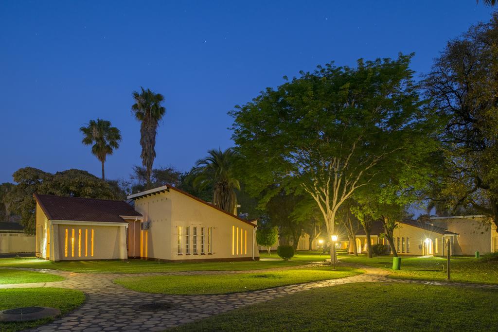 Kadoma Hotel & Conference Centre Bagian luar foto