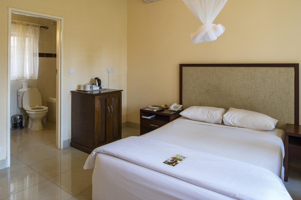 Kadoma Hotel & Conference Centre Bagian luar foto